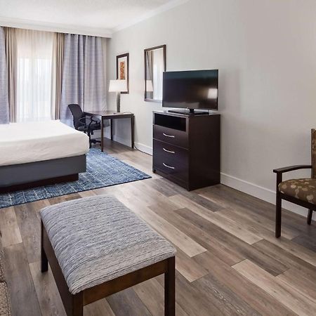 Best Western Plus Ambassador Suites Venice Gardens Extérieur photo