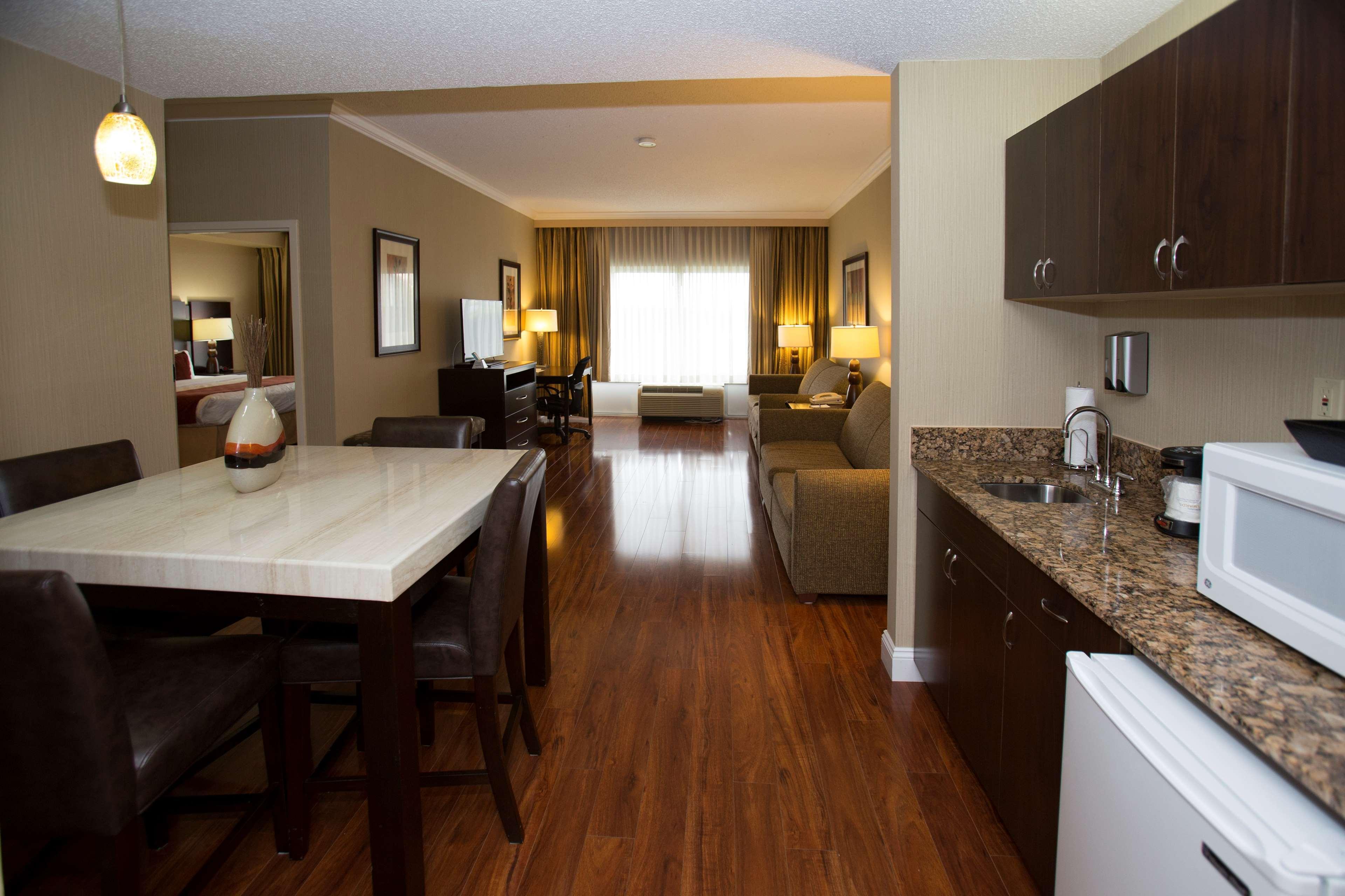 Best Western Plus Ambassador Suites Venice Gardens Extérieur photo