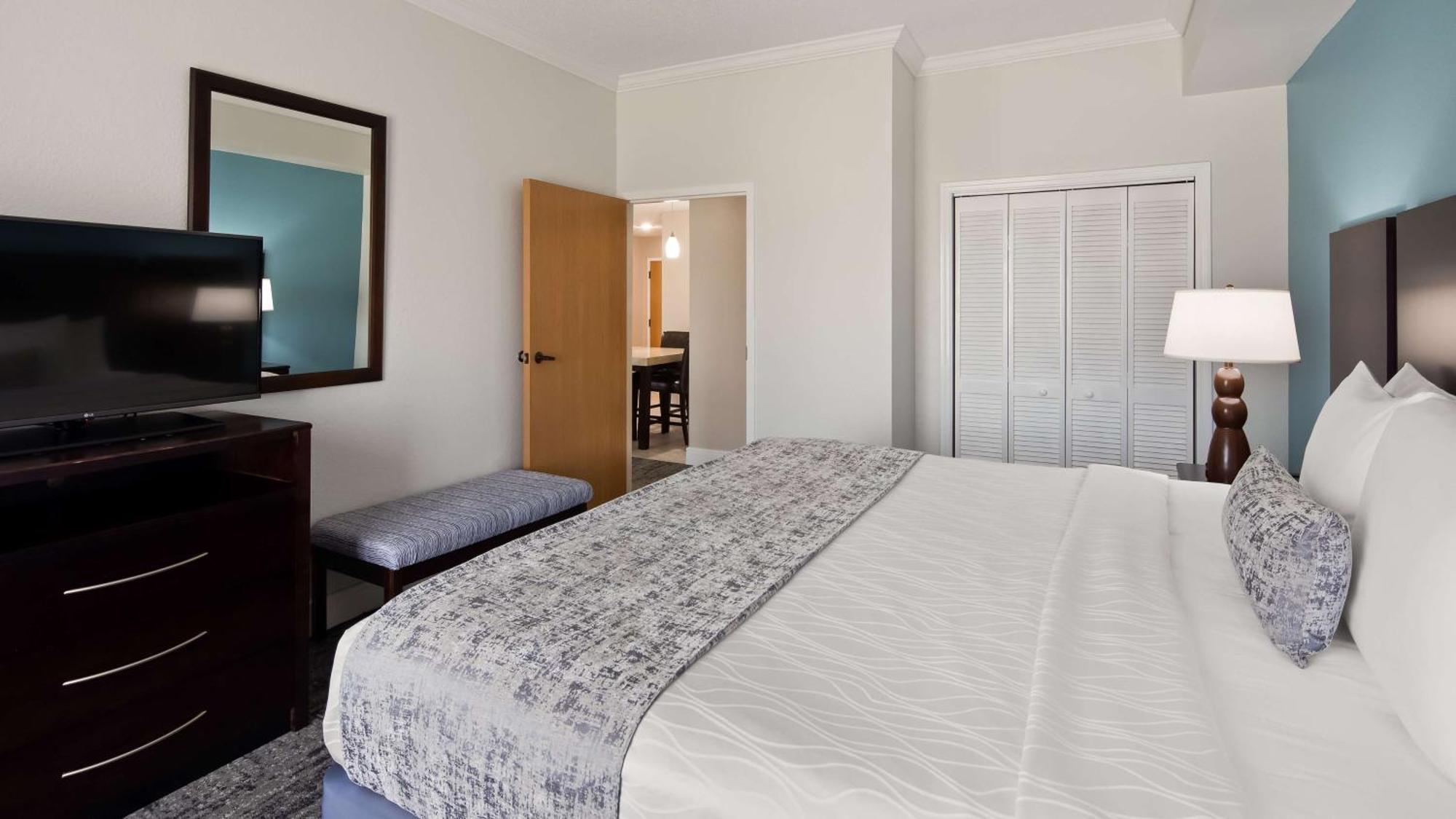 Best Western Plus Ambassador Suites Venice Gardens Extérieur photo