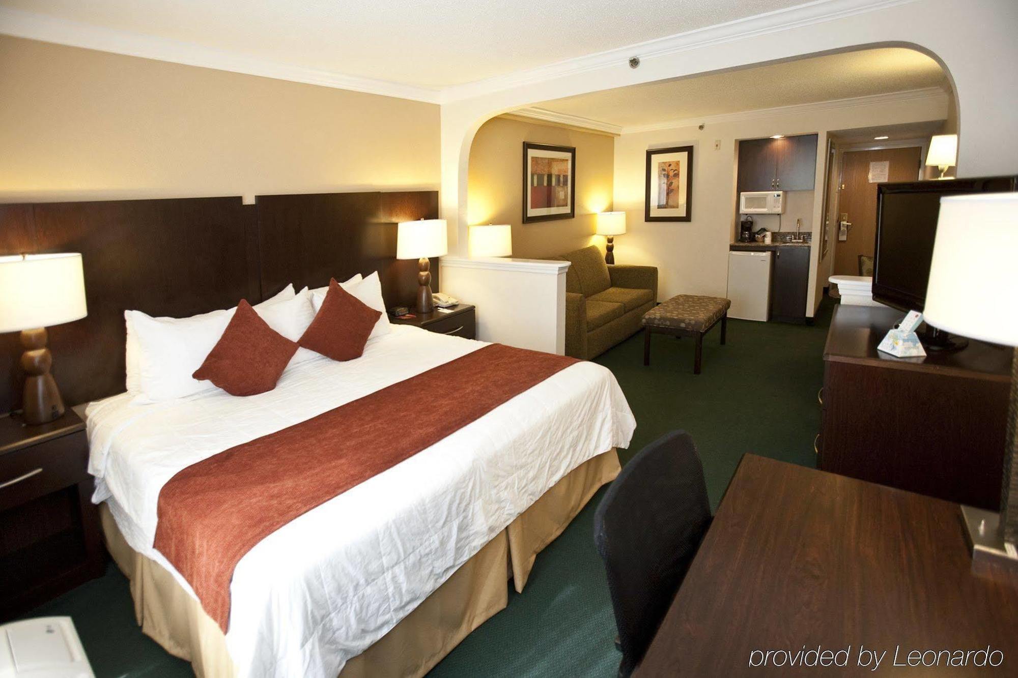 Best Western Plus Ambassador Suites Venice Gardens Extérieur photo